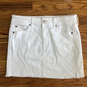 American Eagle White denim skirt